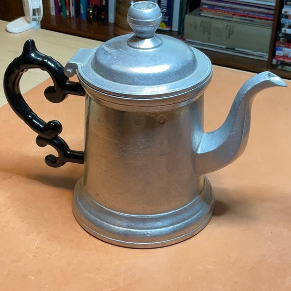 Wilton Armetale Teapot